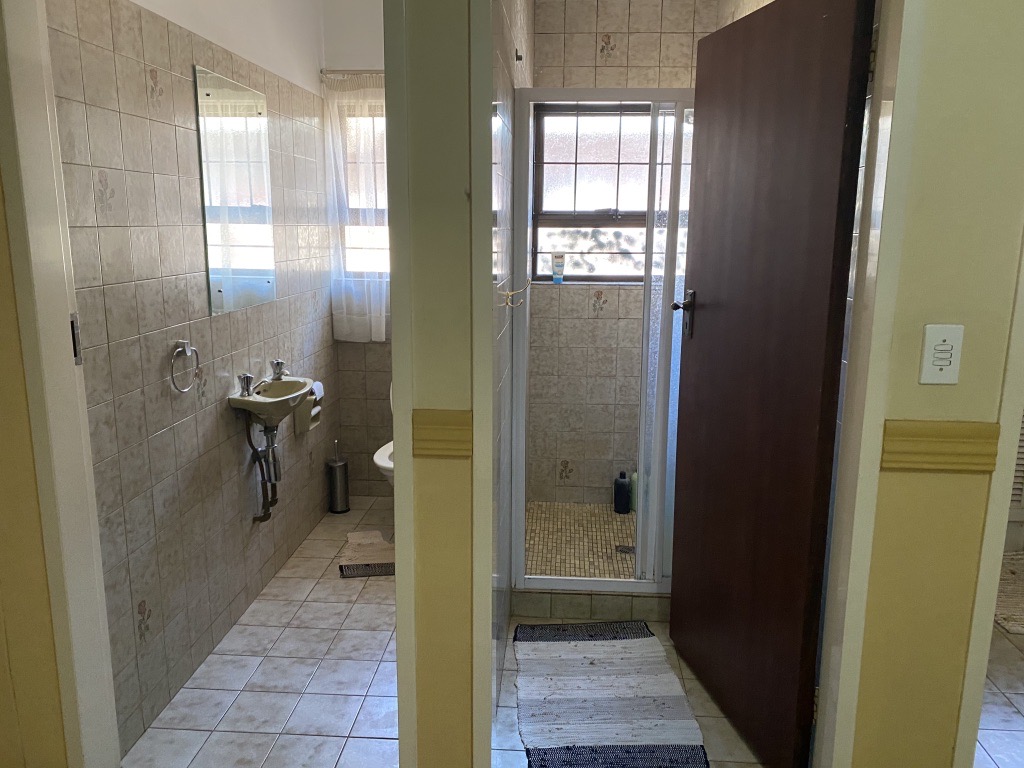 Shared Bathrooms 4 Shared Bathrooms 4